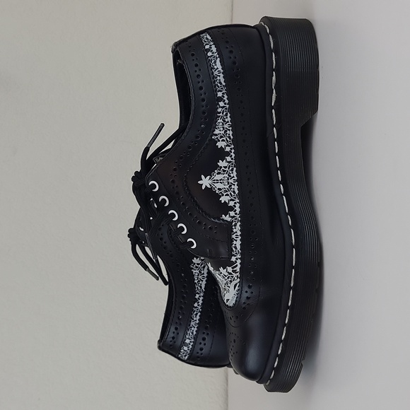 Dr Martens 3989 Lace Wingtip brogue in black Size EU 38 / US 7 - Picture 9 of 14